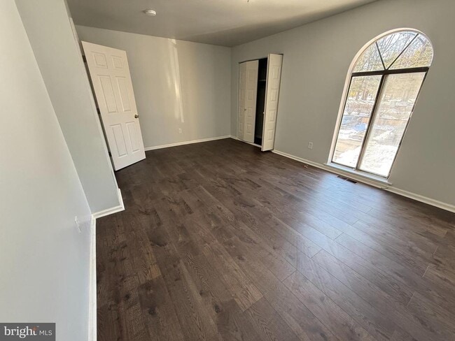 Building Photo - 423 Sonora Ct