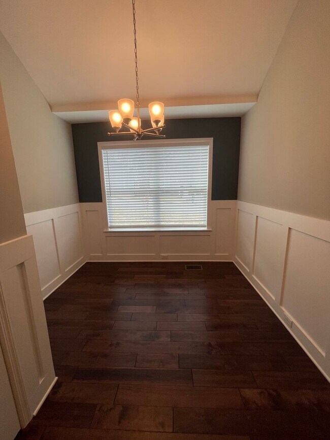 Building Photo - 4 Bedroom + Finished Basement for Rent in Ooltewah