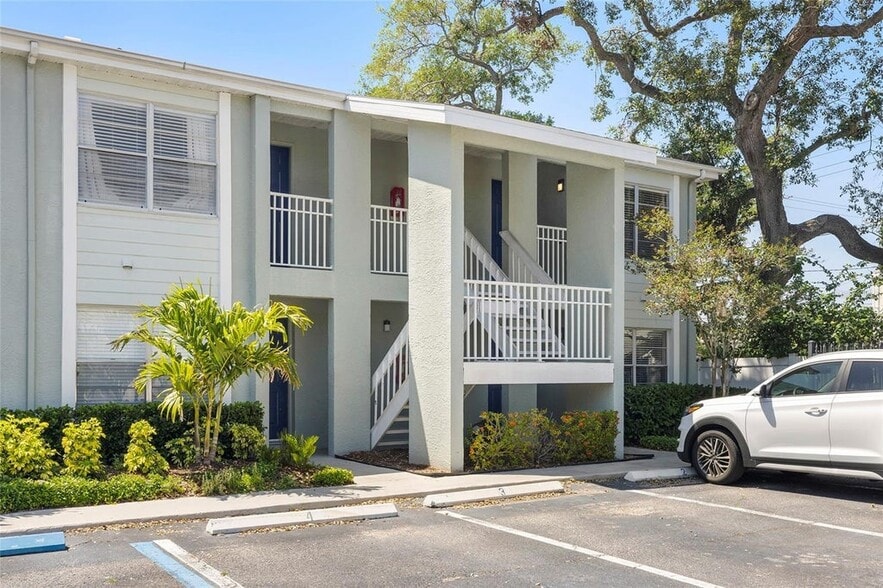 Building - 5440 S Macdill Ave