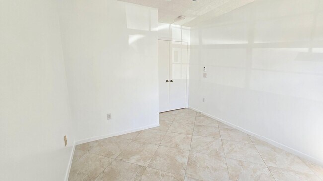 Building Photo - 5139 Floria Way