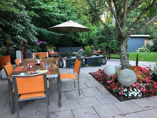 Building Photo - 4Bd/1.75Ba Seattle House