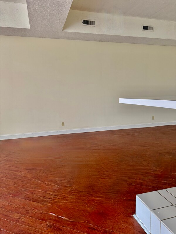 Building Photo - 3400 Betty Ln