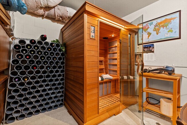 Building Photo - Breathtaking Views & Luxurious Furnished Rental in Oakmont's 55+ Community!