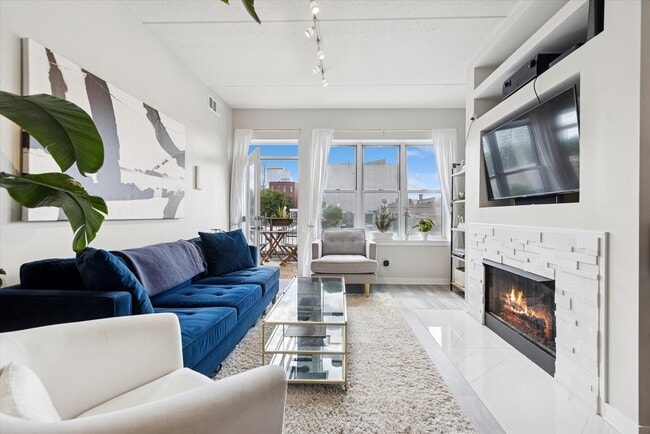 Building Photo - 1515 N Wells St