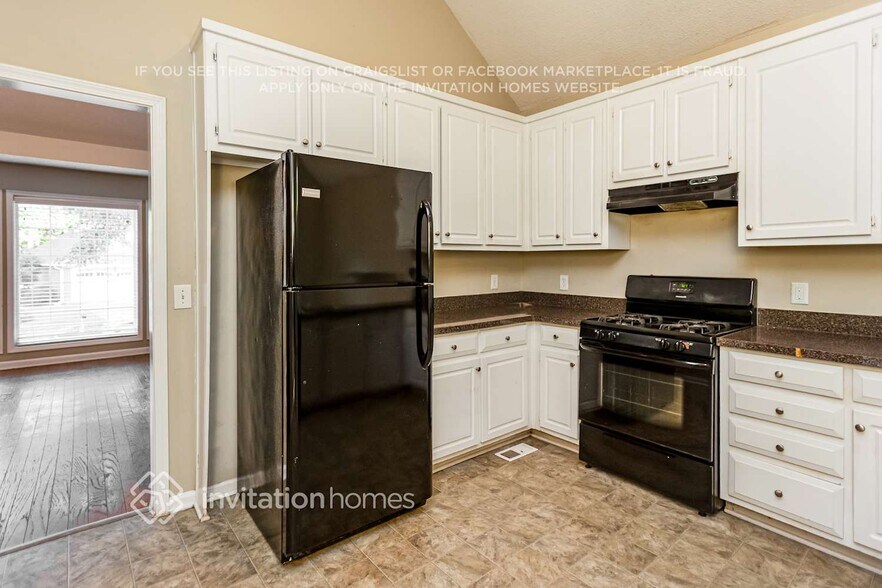 Building Photo - 2026 Spicers Ln