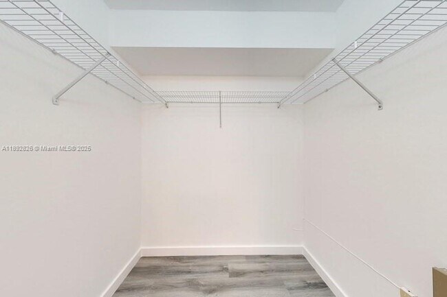 Building Photo - 1251 SW 125th Ave
