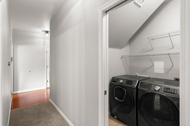 Building Photo - Elegant, Well-Loved, 5 bedroom, 3 bathroom...