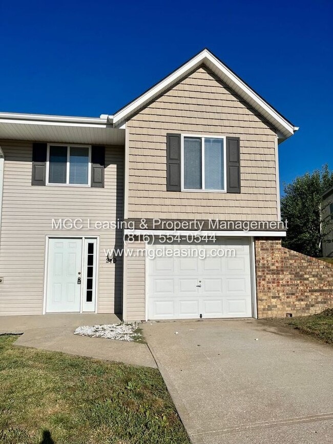 Building Photo - Charming Duplex within Walking Distance of...