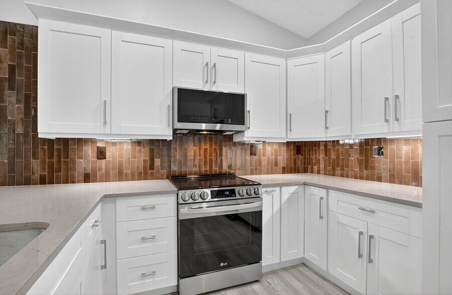 Building Photo - 22576 Vistawood Way