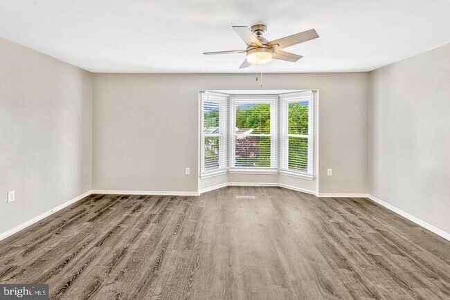 Building Photo - 12163 Presidio Way