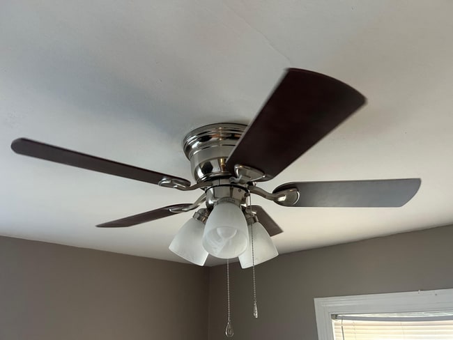 Building Photo - 735 Compton St