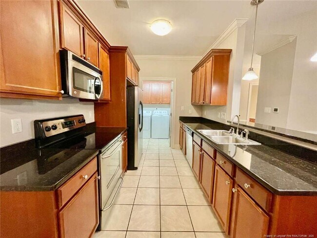 Building Photo - 206 Fountainhead Ln