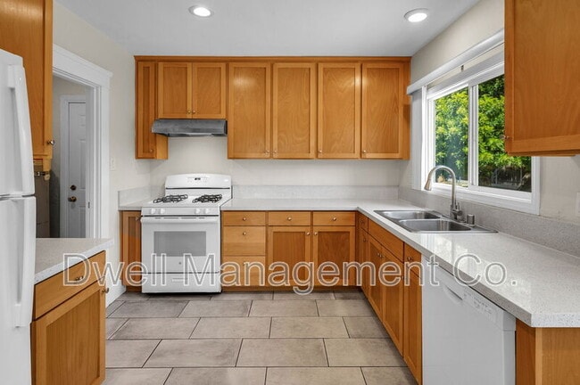 Building Photo - 1430 Diamond Ln