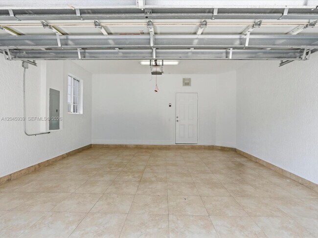 Building Photo - 11274 NW 43rd Terrace