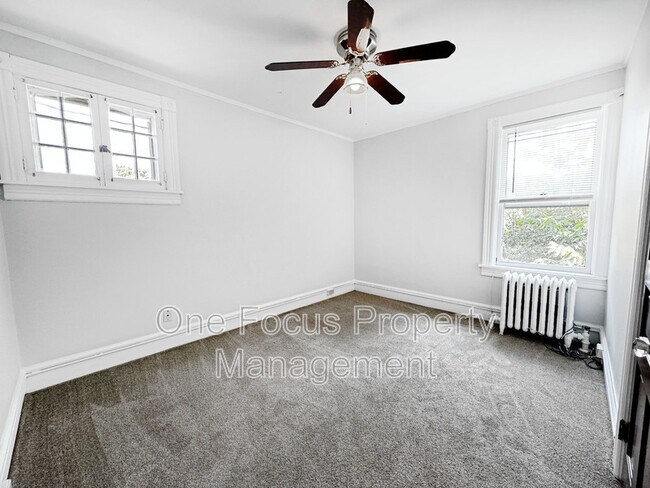 Building Photo - 37 Bennett Street 2E