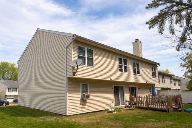 Building Photo - Charming 3 Bedroom, 2 Bath End Row Townhouse in Millersville - In-unit Laundry