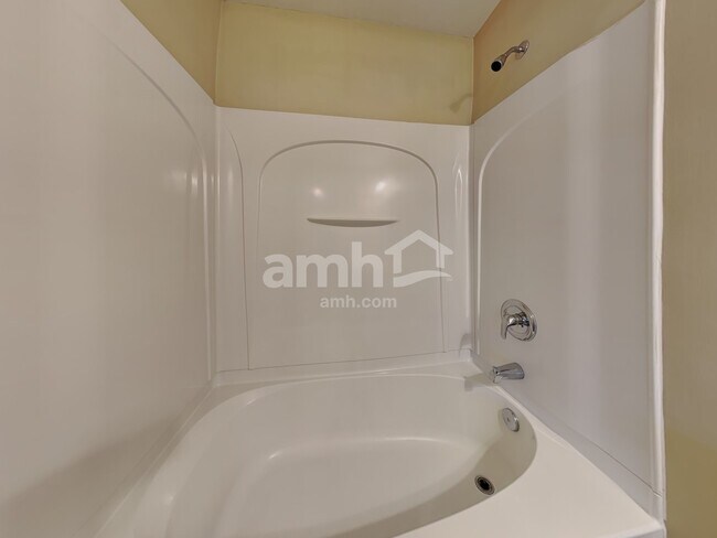 Building Photo - 107 Elba Dr