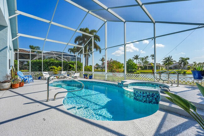 Building Photo - 515 SW Indian Key Dr