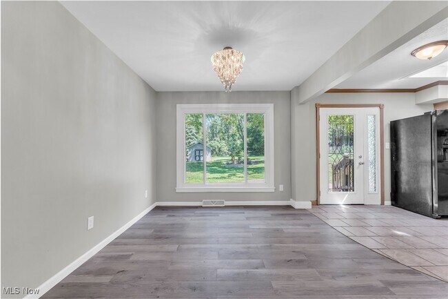 Building Photo - 558 Wring Dr