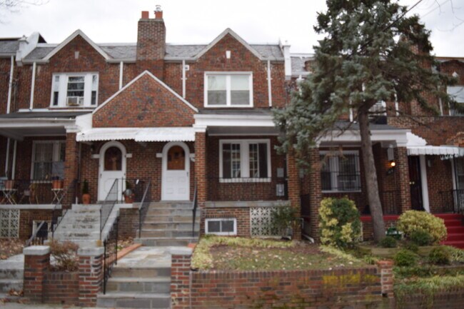 Primary Photo - Regal Rowhome! 3 Beautiful Finished Levels!