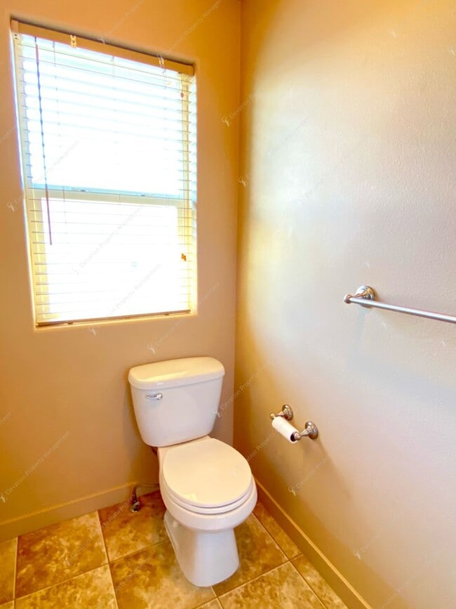 Building Photo - 3  BR home with new flooring in a great NE...