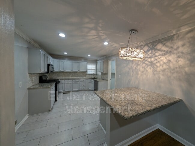 Building Photo - 1135 E 49th St