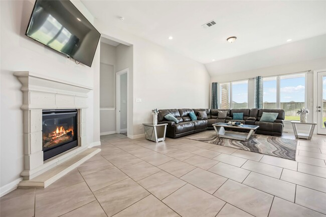 Building Photo - 24023 Lake Molveno Dr