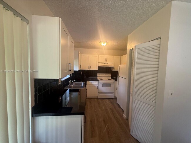 Building Photo - 159 NW 70th St