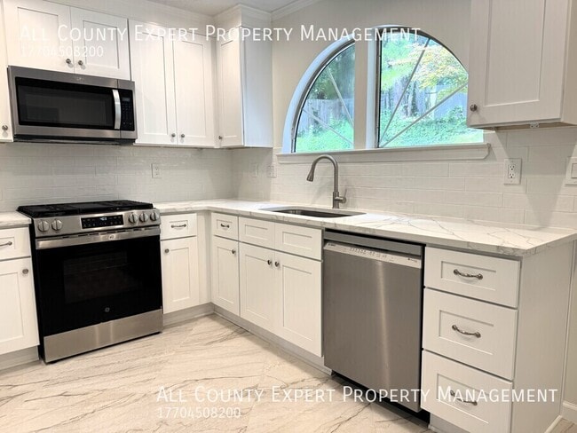 Building Photo - 2290 Honeycomb Ct