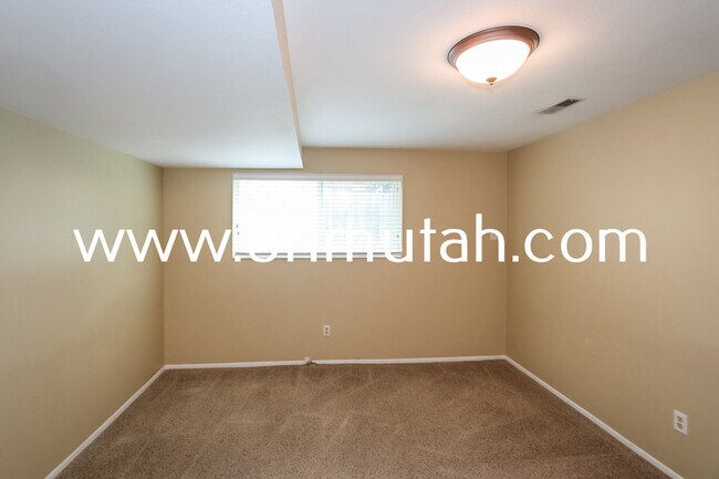 Building Photo - 7268 S 2700 E