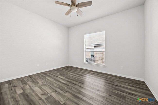 Building Photo - 2265 Wooster St