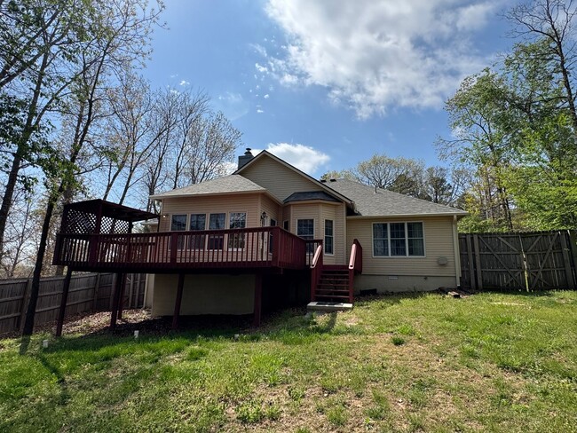 Building Photo - 95 Bassingham Dr
