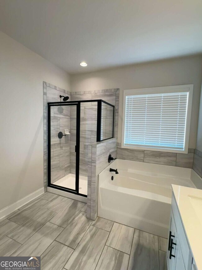 Building Photo - 4695 Cypress Pk Dr