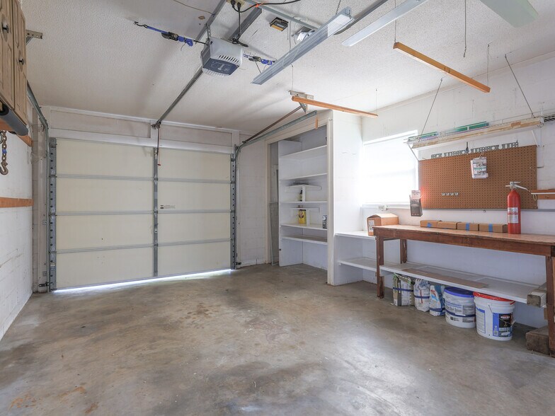 Building Photo - 1631 Canal Ct