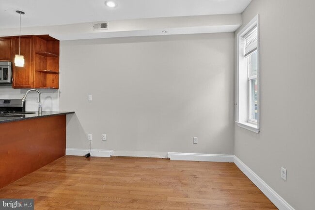 Building Photo - 1304 S Fairhill St