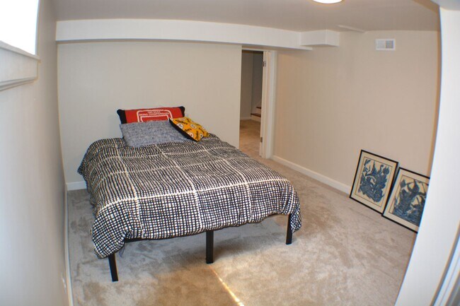 Building Photo - Bright, remodeled Sugarhouse Bungalow