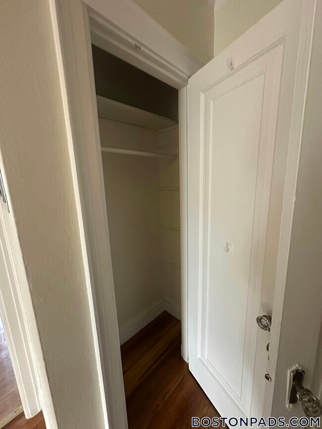 Building Photo - 2045 Commonwealth Ave