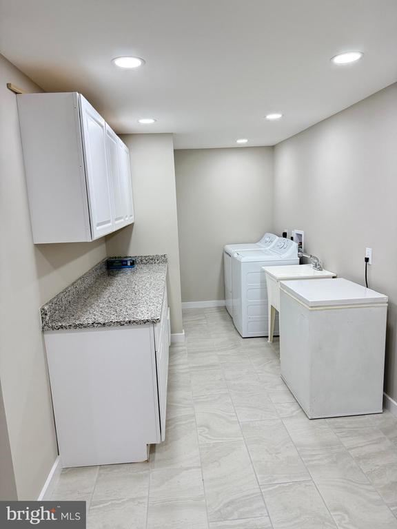 Building Photo - 10285 Ridgeline Dr