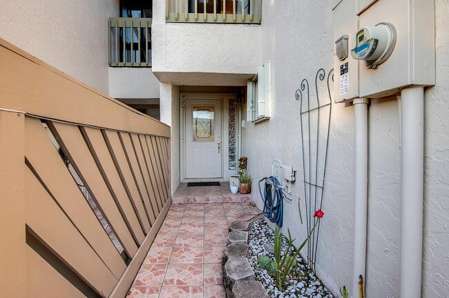 Building Photo - 22860 Ironwedge Dr