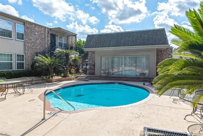 Building Photo - 5550 N Braeswood Blvd