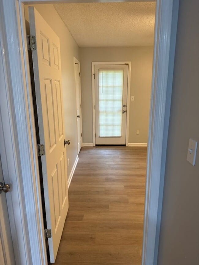 Building Photo - Charming 3-Bedroom Home in Memphis – Spaci...