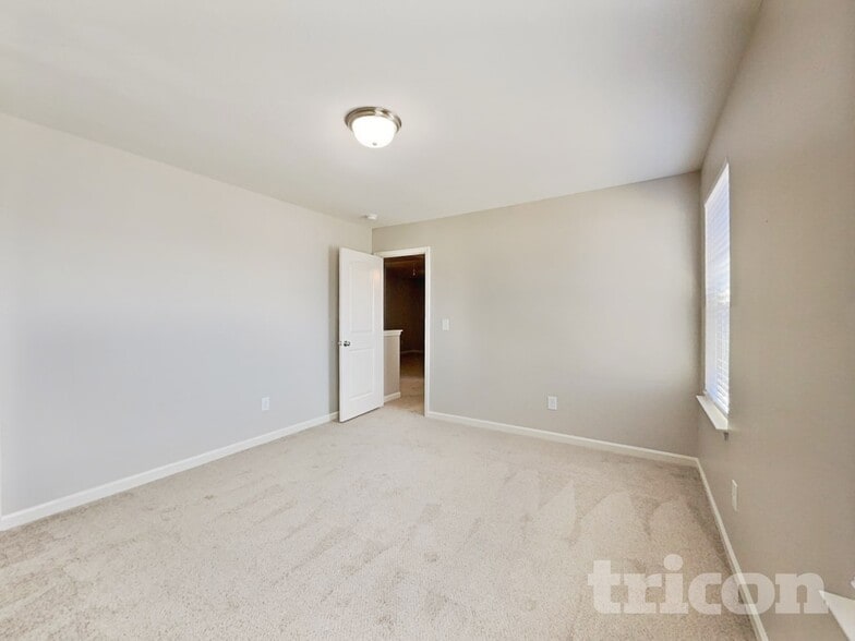 Building Photo - 4818 Kitledge Dr