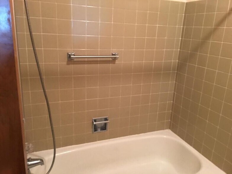 Building Photo - 314 Church St