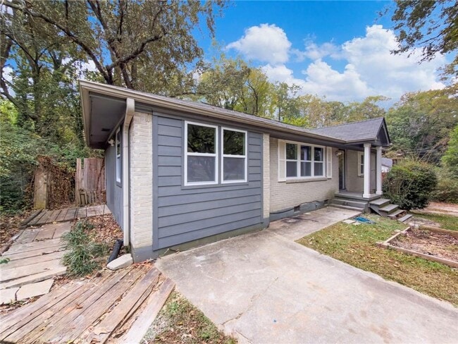 Building Photo - 2949 Judylyn Dr