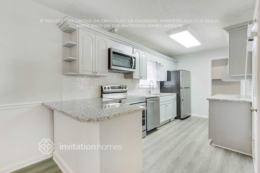 Building Photo - 7280 Hollyhock Dr