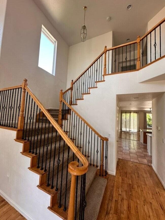 Building Photo - 5663 Lolet Way