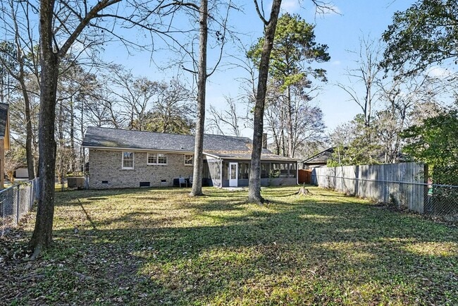 Building Photo - 108 Laurels Curve