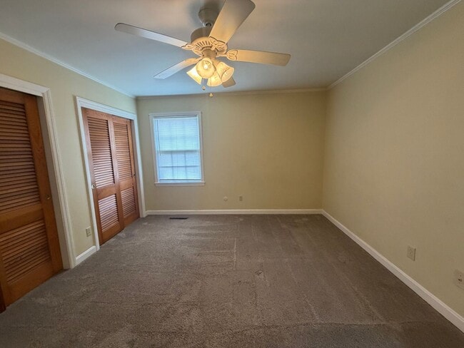Building Photo - 215 Lesesne Dr