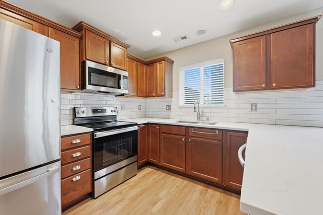 Building Photo - Lake Stevens Gem