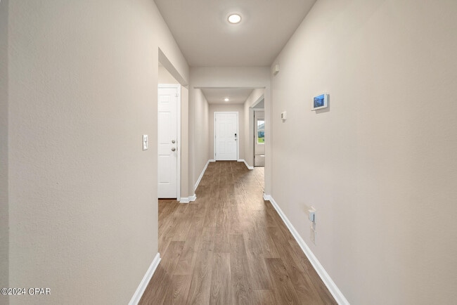Building Photo - 5817 Viking Wy